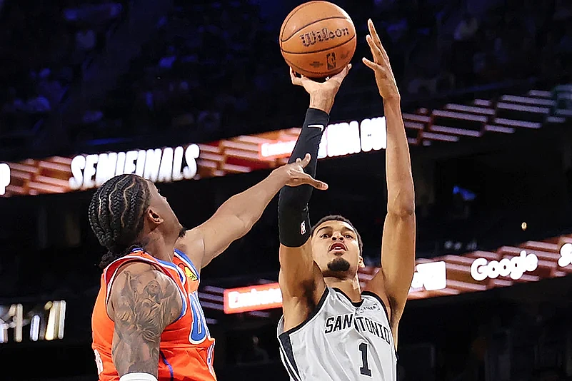  Wembanyama'dan Tarih Yazan Gece: 41 Sayı + 24 Ribaund, Spurs OKC'yi Çift Uzatmada 122-115 Yıktı