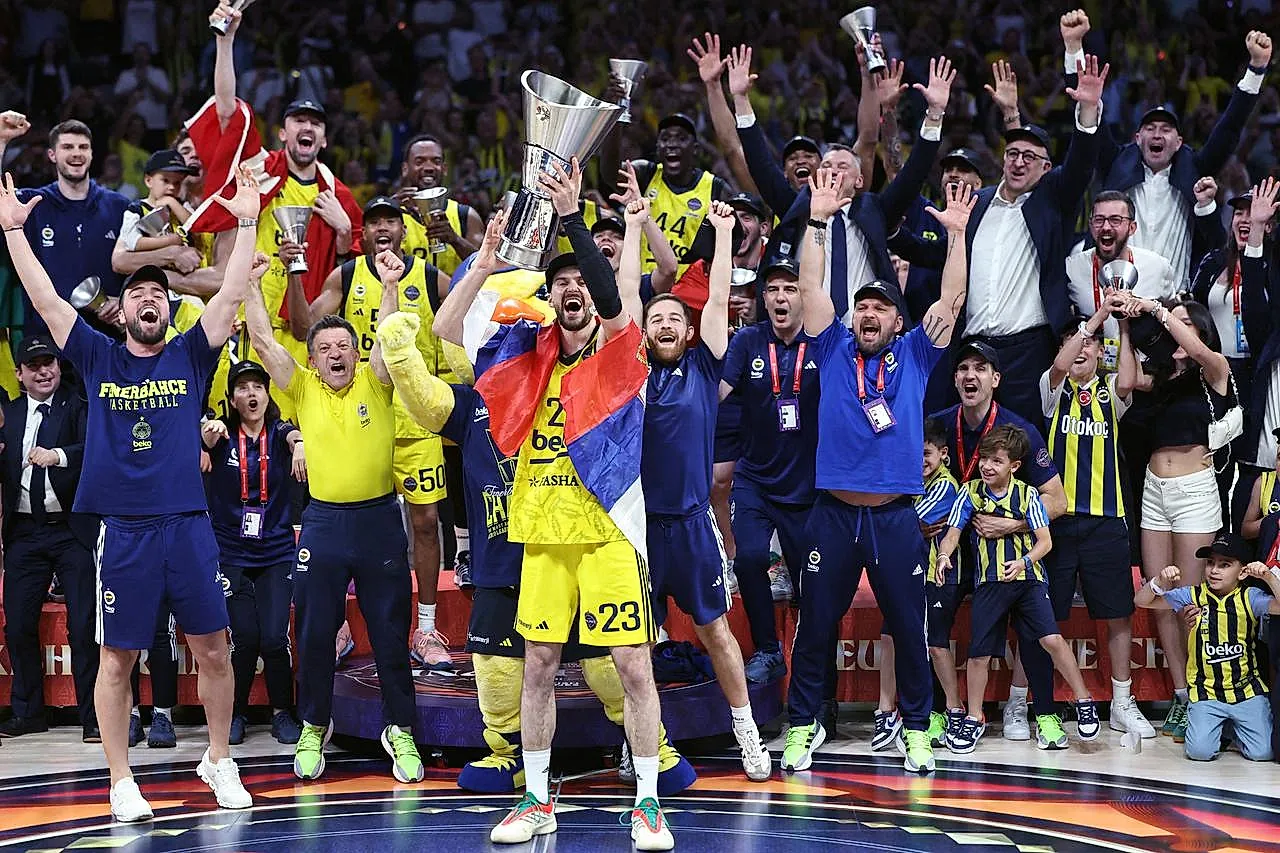  Fenerbahçe Beko 2. Şampiyonluğunu Savunuyor — Olympiacos, Real Madrid ve Valencia Yolu Kesiyor