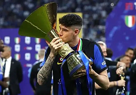 Bastoni Bombası Yarıda Kaldı: Hansi Flick "Tarz Uymuyor" Dedi, Barcelona Geri Çekildi — Inter 70 Milyon Euro'da Sabit