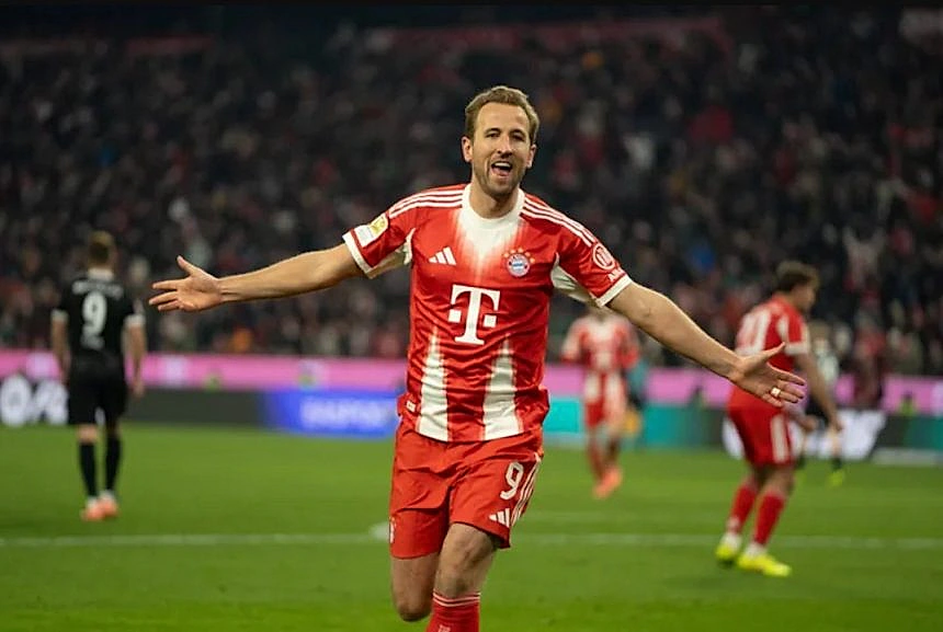 Harry Kane'in Geleceği Tartışılıyor: PSG İngiliz Golcüye Kancayı Taktı, Bayern Münih Yeni Sözleşme Görüşmelerine Henüz Başlamadı — 50 Maçta 58 Gol Atan Yıldız İçin "Acil Durum Yok" Mesajı