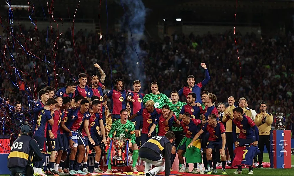 Valencia Şampiyon Barcelona'yı Mestalla'da Ağırlıyor: Katalanlar Kupa Turunda, Ev Sahibi Sezon Başındaki 6-0'lık Hezimetin Rövanşını İstiyor — Barcelona %51 Favori, Flick'in Takımı İkinci Üst Üste Şampiyonluğu Kutluyor