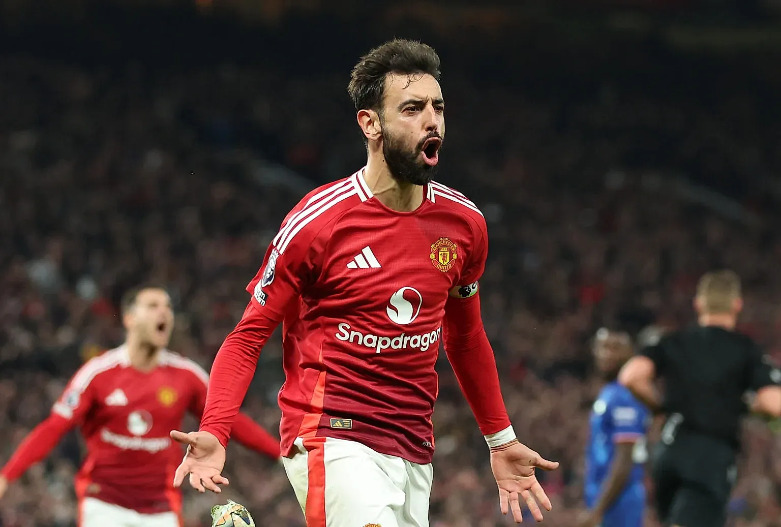 Bruno Fernandes Premier Lig Sezonun Oyuncusu Ödülünü Kazandı