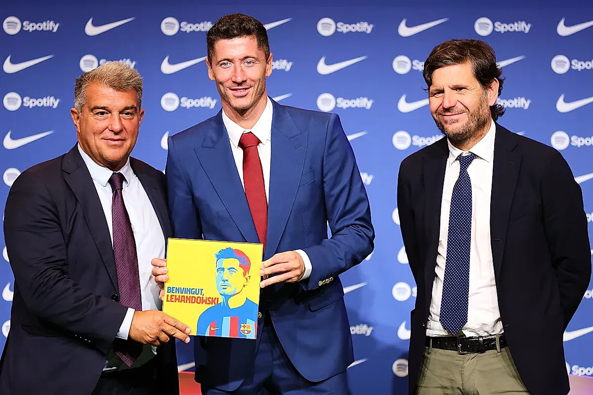 Duyduk Duymadık Demeyin, Barcelona Forvet Arıyor