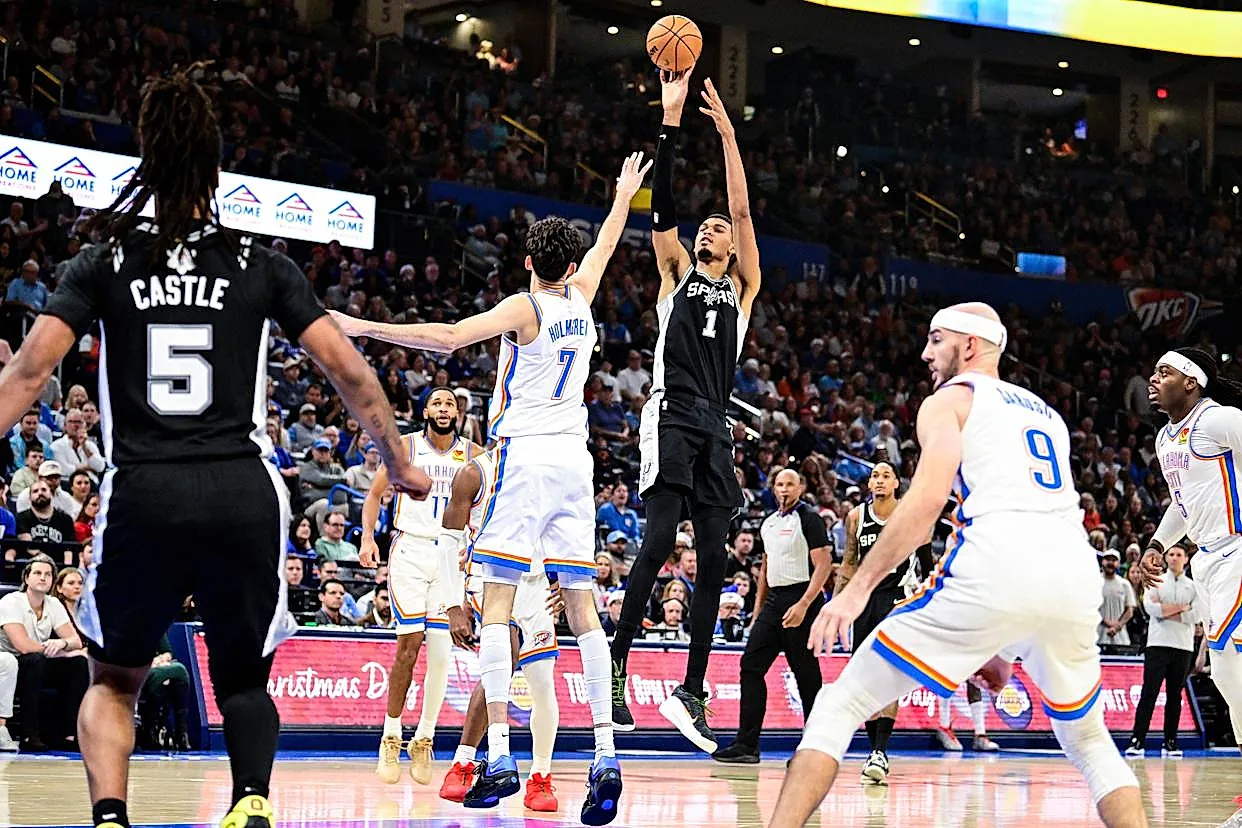 Wembanyama Spurs'i 7. Maça Taşıdı: OKC Karşısında 28+10'la Devasa Performans — Batı Konferans Finali Cumartesi Belirlenecek