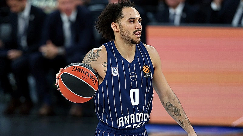  Larkin Şovu Ankara'yı Susturdu: Anadolu Efes Türk Telekom'u 70-77 Geçip Seriyi 2-0 İle Süpürdü, Yarı Finale Yükseldi