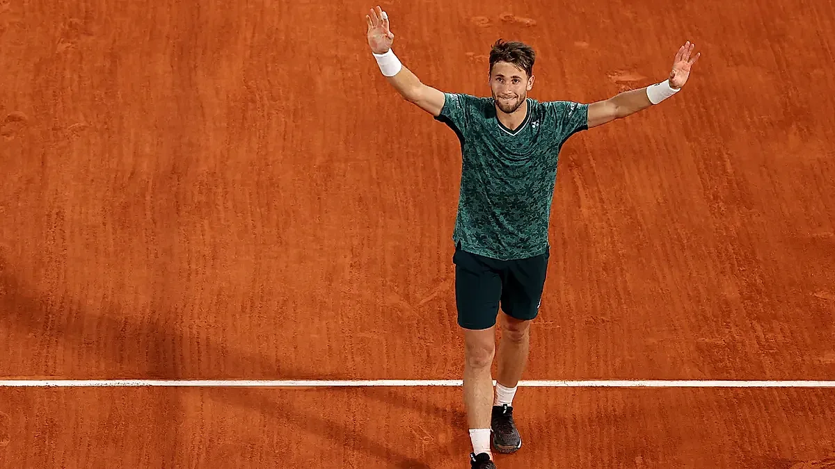 Suzanne-Lenglen'de 4 Saat 43 Dakikalık Maraton: Casper Ruud, Tommy Paul'ü 2 Set Geriden 3-2 Devirip 4. Tura Yükseldi