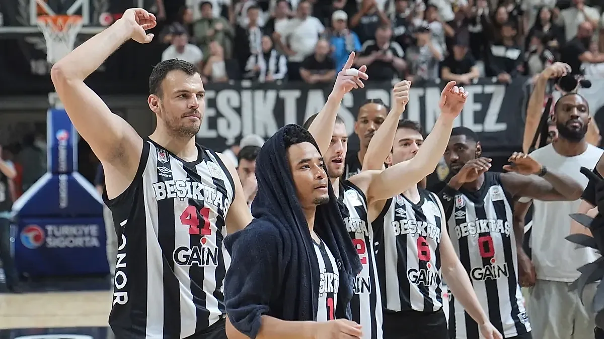 Akatlar'da Nefes Kesen Mücadele: Beşiktaş GAİN 82-79 Bahçeşehir Koleji