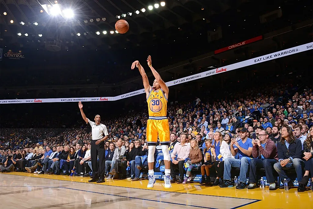 Curry'den Tarihi Anlaşma: Li-Ning'le 10 Yıl, 400 Milyon Dolar