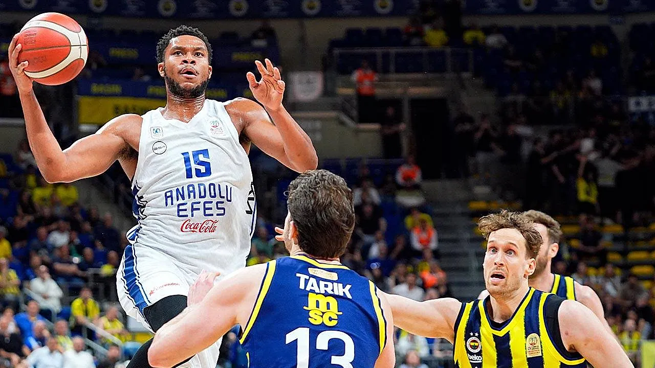  Fenerbahçe Beko 2-0 Üstünlük Peşinde: Çarşamba Akşamı Ülker'de Efes Sınavı