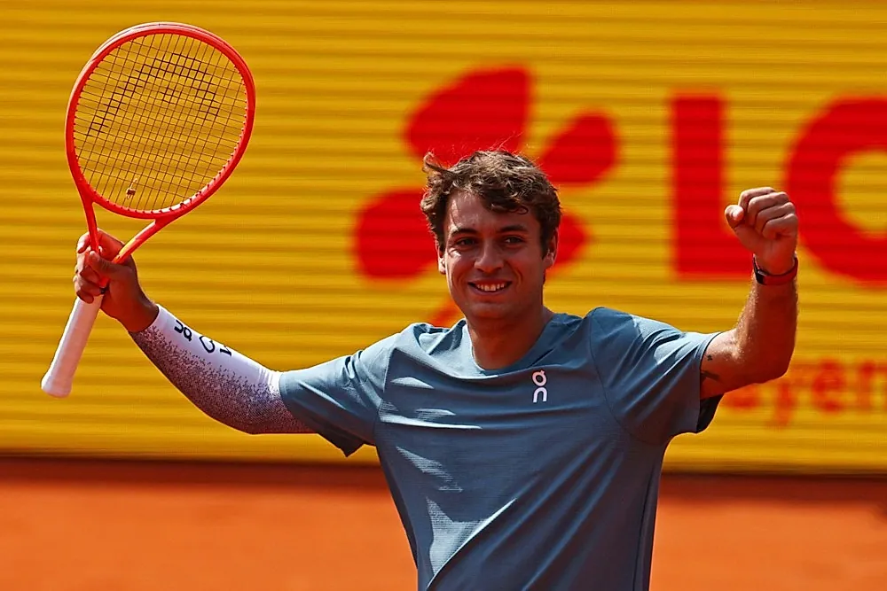 Cobolli'nin Paris Yükselişi: Auger-Aliassime'i 3-1 Devirip Tarih Yazdı