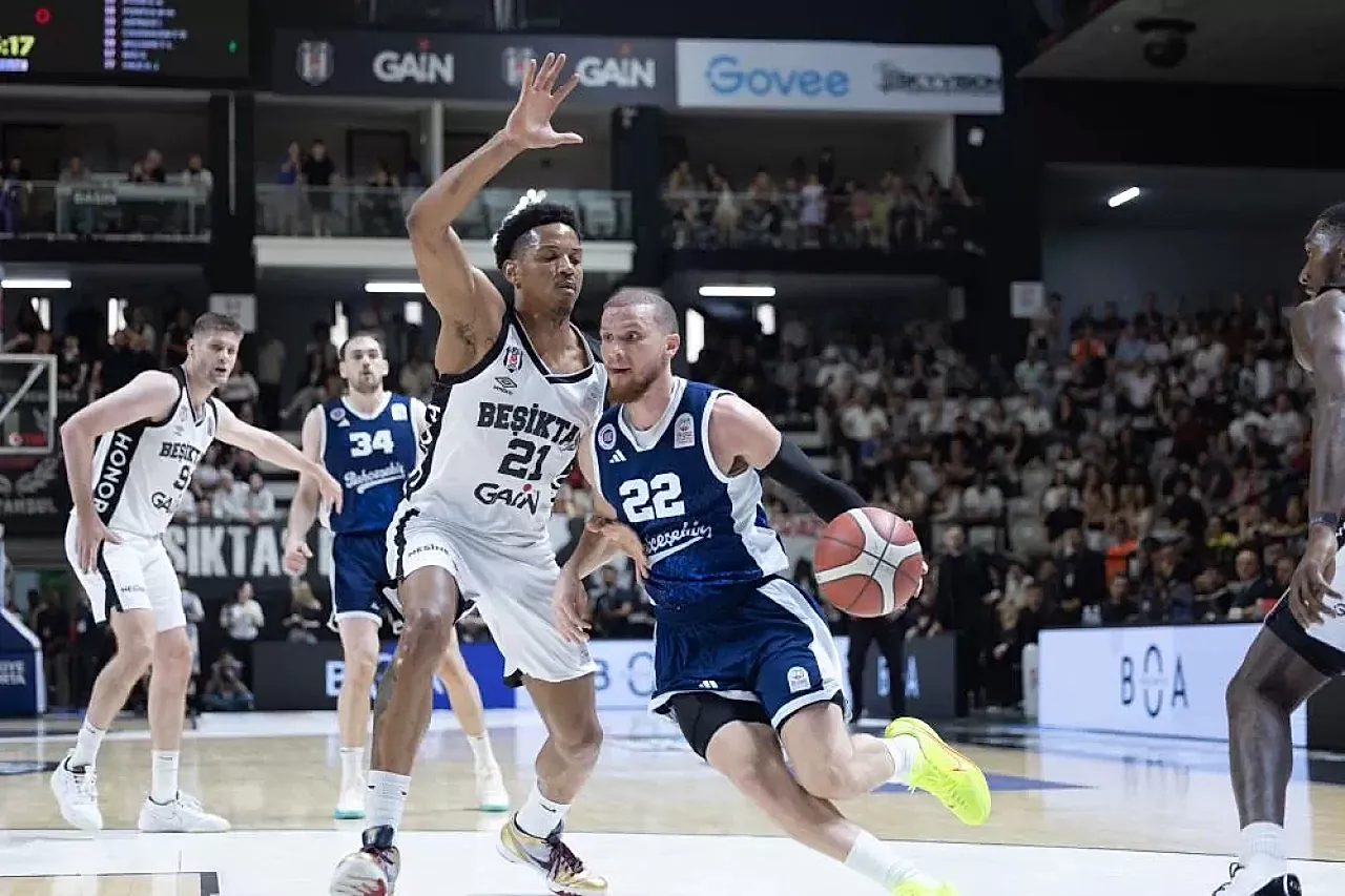 Bahçeşehir Akatlar'da Farklı Galip: 101-79, Seri 1-1