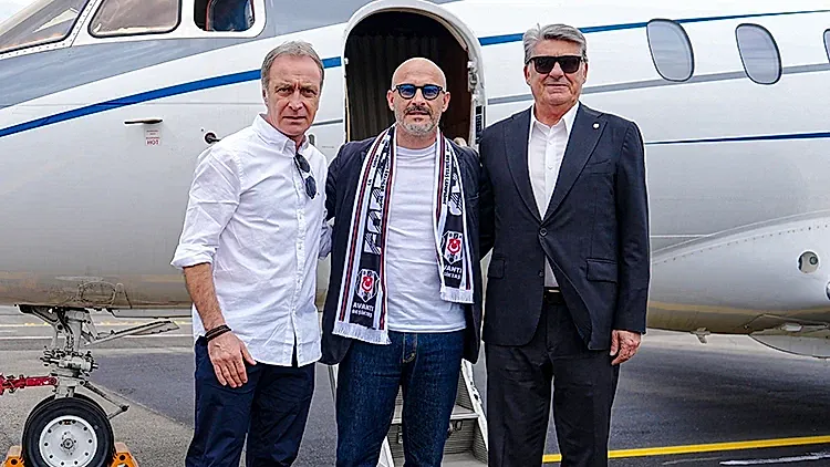 ¡El nuevo director técnico de Beşiktaş, Vincenzo Italiano, ya está en Estambul!