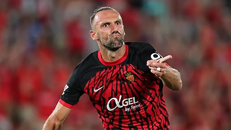 ¡Muriqi rumbo a Fenerbahçe! Aziz Yıldırım acuerda 3 años con el delantero kosovar
