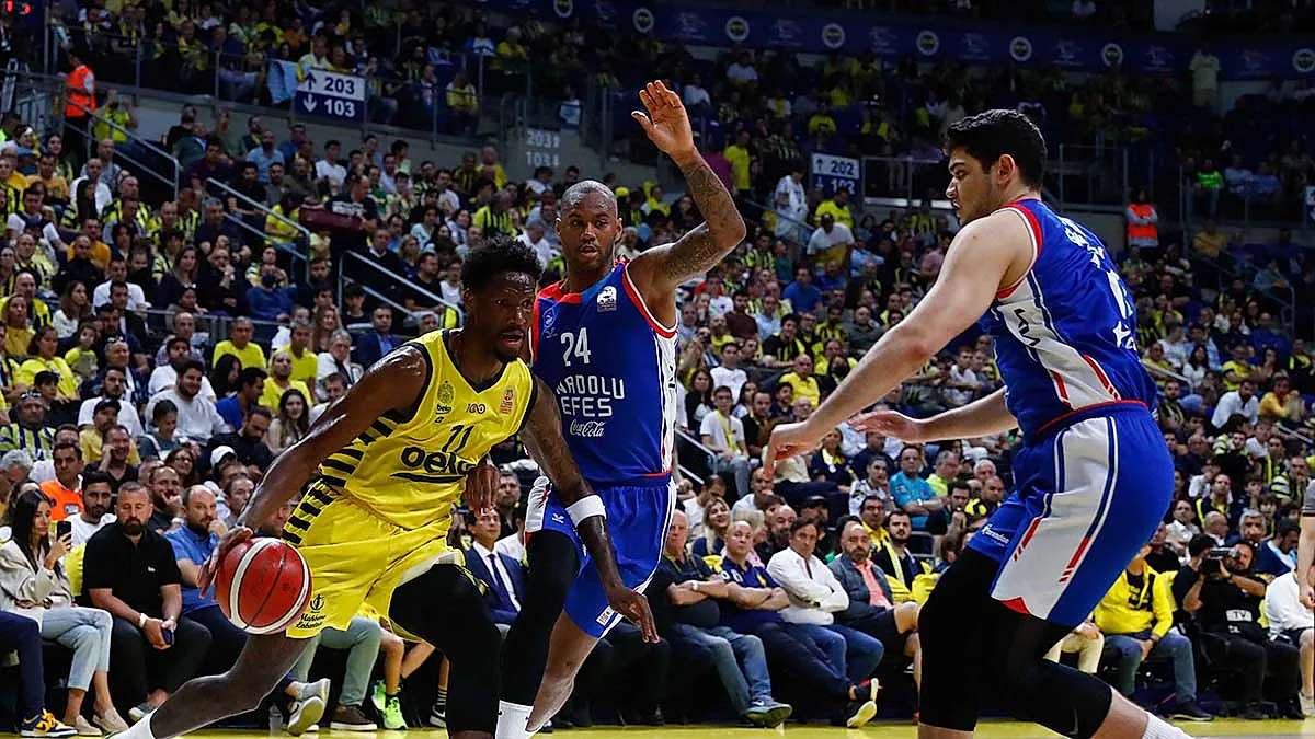 Fenerbahçe Beko - Anadolu Efes Serisi Devam Ediyor! Üçüncü Karşılaşmayı 102-93 Anadolu Efes Kazandı