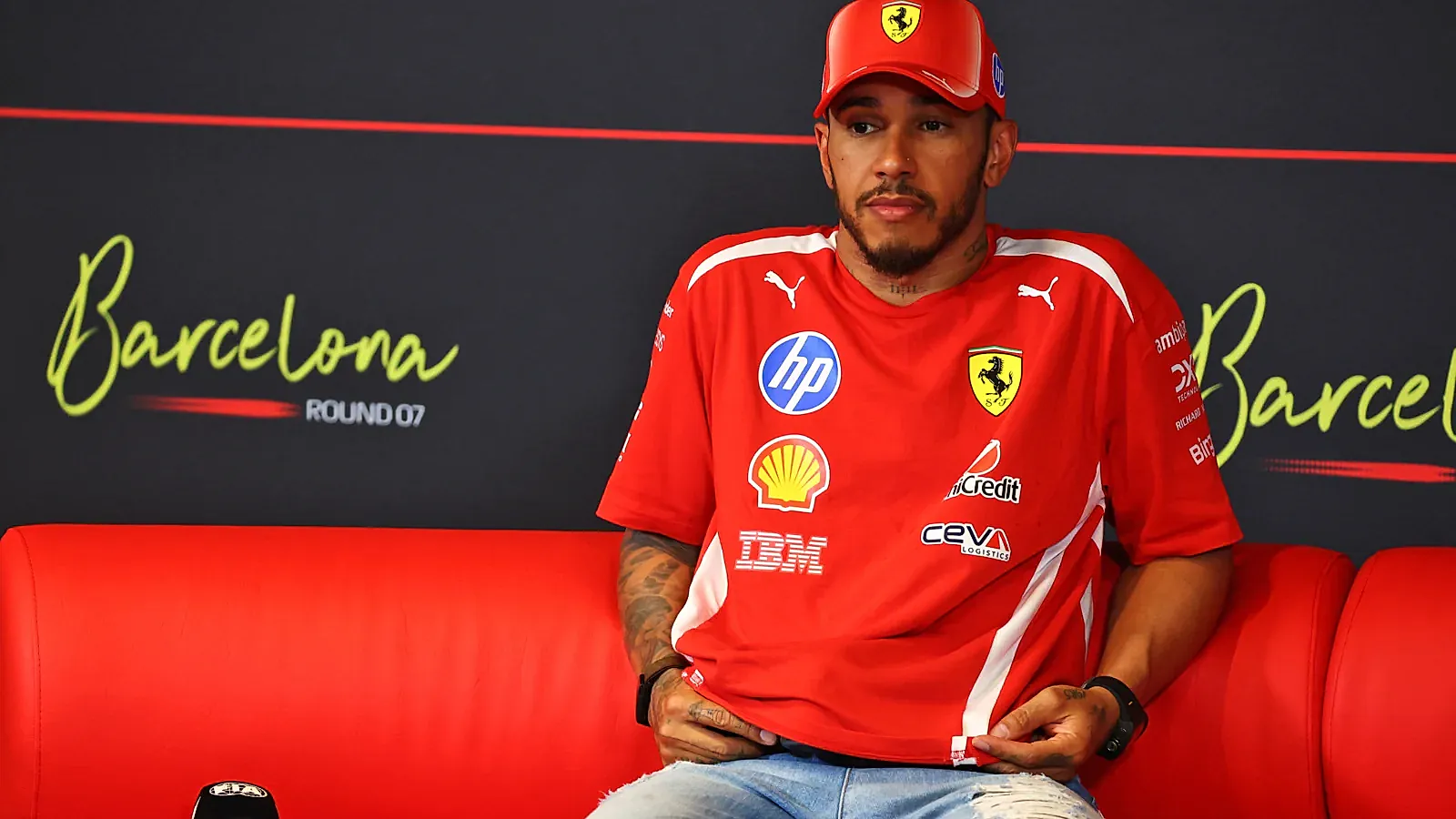 Hamilton Barcelona'da Ferrari'ye İlk Galibiyeti Getirdi