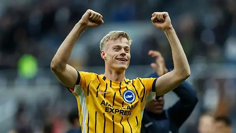 Tottenham, Van Hecke'yi Brighton'dan transfer etti