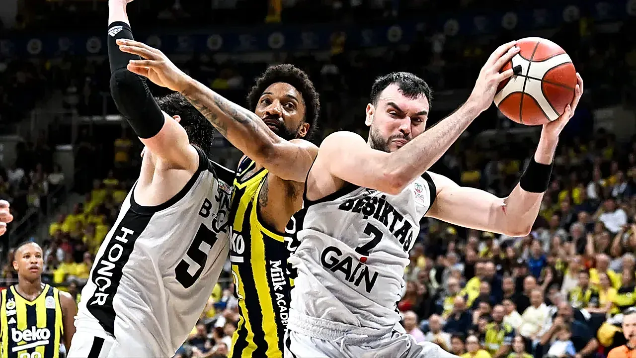  Şampiyonluk düğümü 3. maçta: Derbi nefes kesiyor