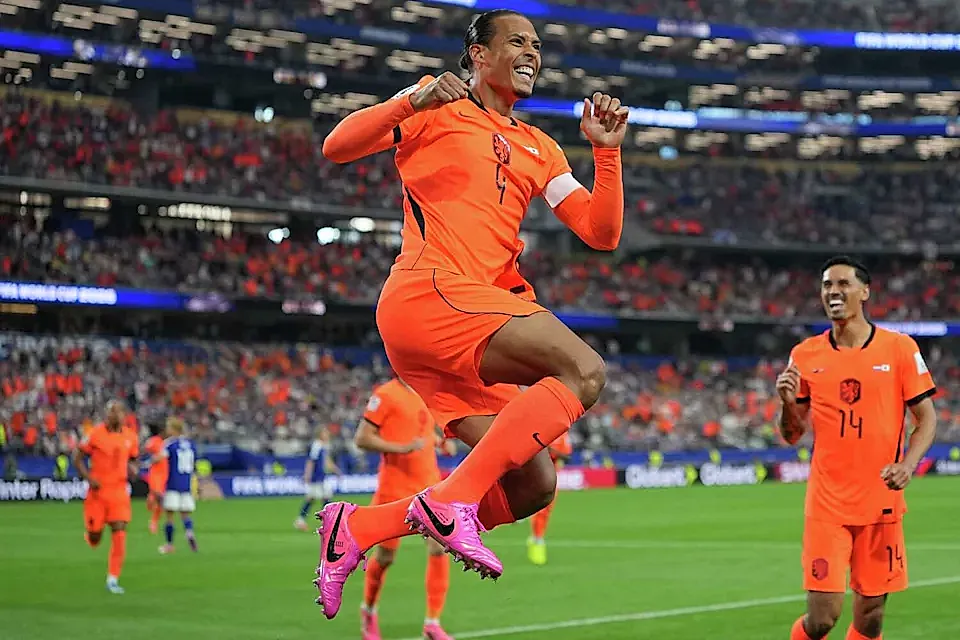 Hollanda-İsveç'te ilk 11'ler belli oldu