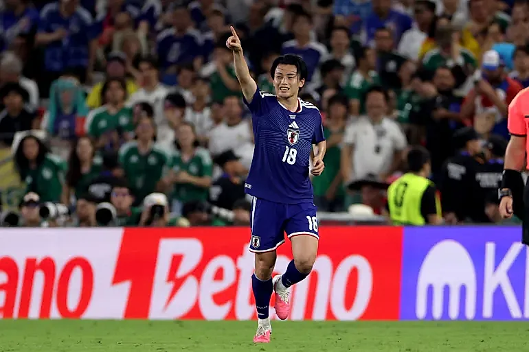 Japonya turu garantiledi: Tunus'a gol yağdırdı (4-0)