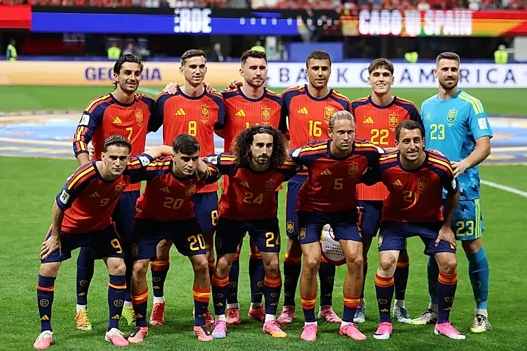 La Roja sahnede: İspanya Suudi Arabistan'ı 4-0 dağıttı