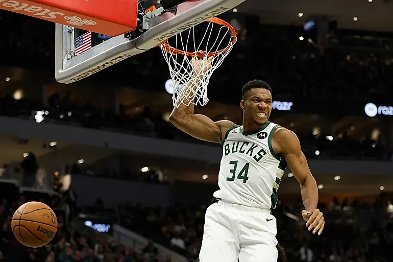 Greek Freak güneye indi: Giannis Heat formasında