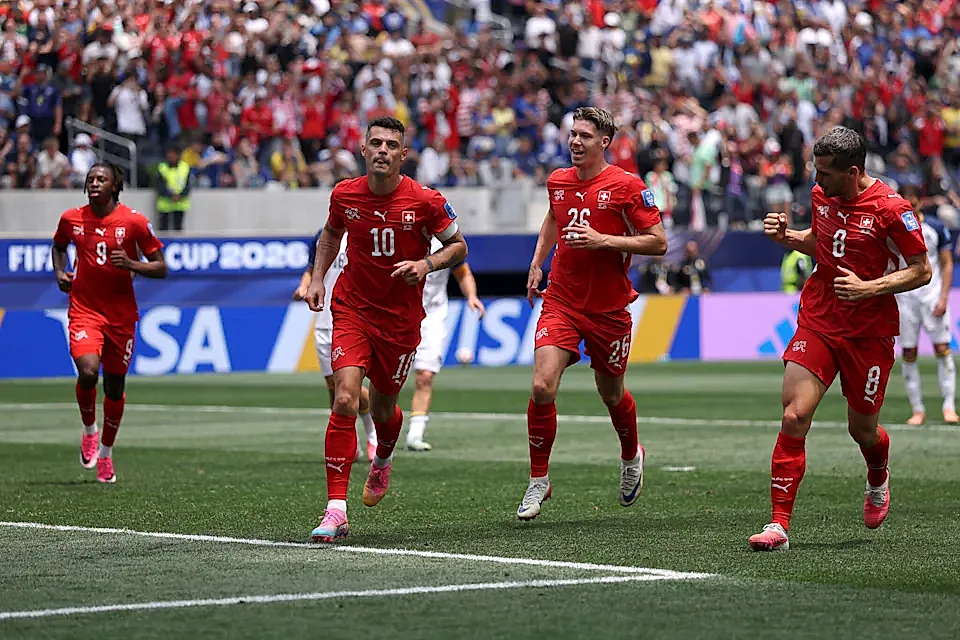 Zirve maçı İsviçre'nin: Kanada'yı 2-1 geçti