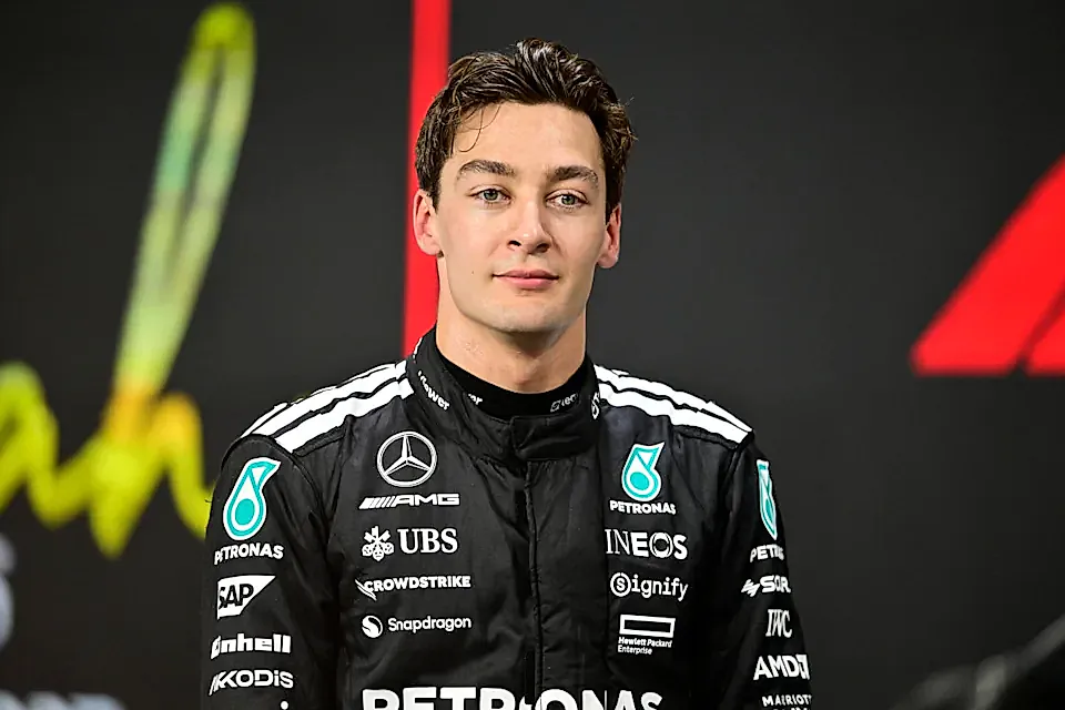 Avusturya'da pole Russell'a gitti, Verstappen duvarda