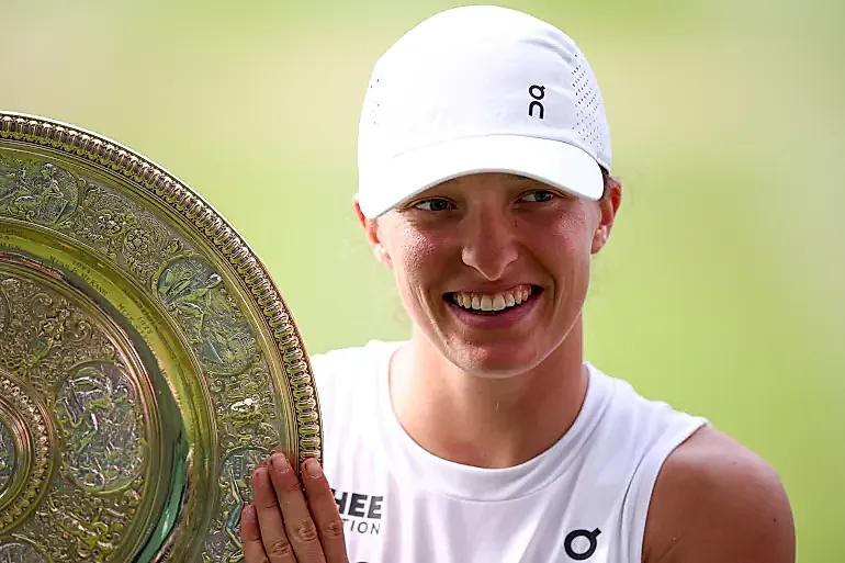 Son şampiyon Swiatek Wimbledon'a galibiyetle başladı