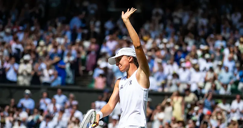 Iga Świątek Wimbledon'da Plíšková'yı Eledi