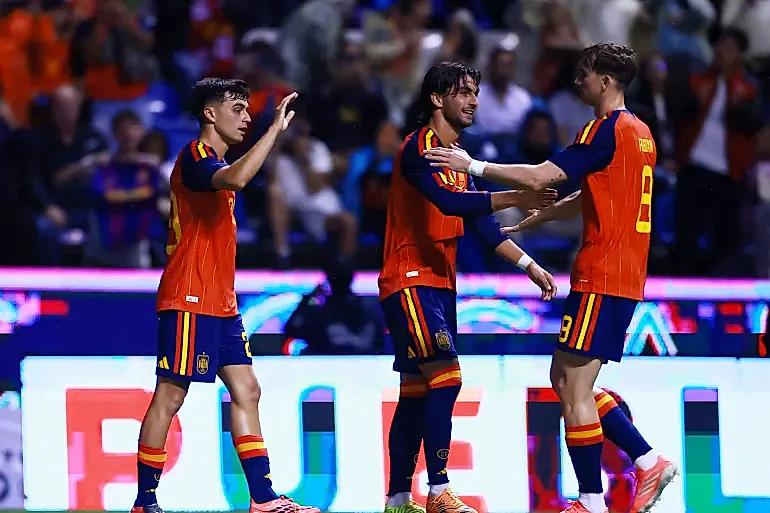 İspanya 3 golle kazandı: İspanya son 16'da