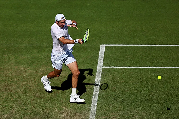 Struff'tan harika direnç: Daniil Medvedev veda etti