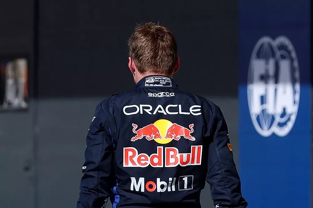 Britanya GP Başlıyor: Antonelli Lider, Verstappen İsyanda