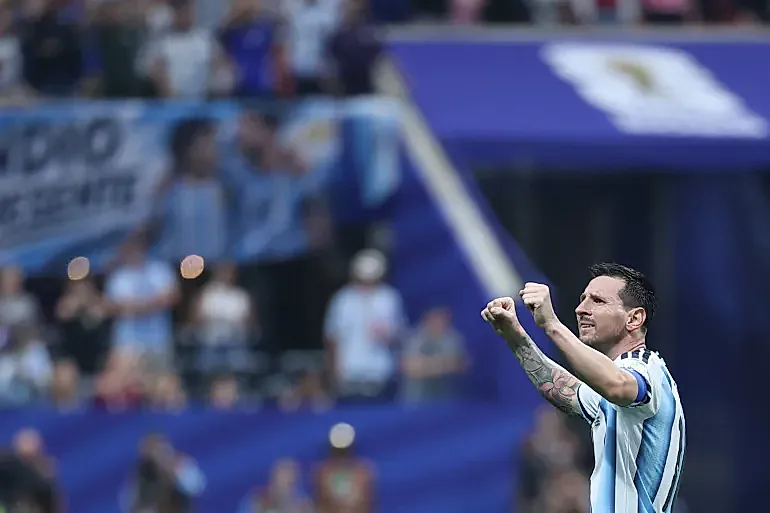 Arjantin Soyunma Odasına Önde Gidiyor: Messi - Mac Allister İşbirliği
